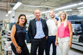Francesca, Katia, Giuseppe e Fabio Butera del Team del CDA Auroflex tra gli impianti di produzione