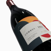 Etichetta combos di vino rosso in dettaglio